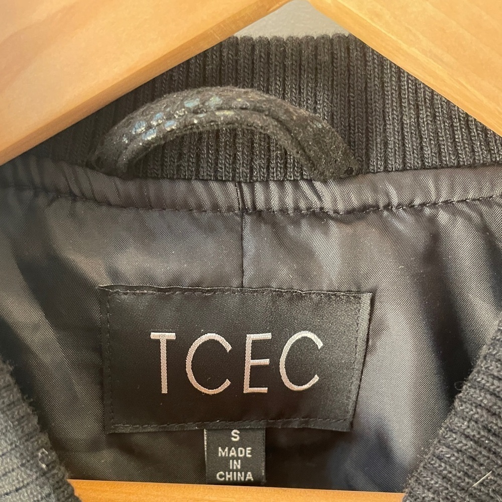 Tcec Black Snakeskin Pattern Crop Jacket Size Sma… - image 7